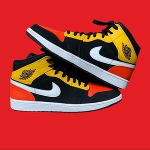 Air Jordan 1 Mid SE Amarillo Orange Raygun